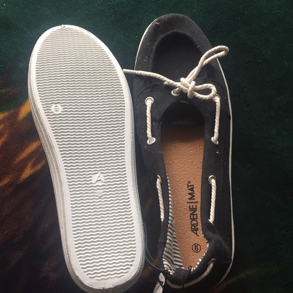 Slip-On ‘Dock’ Shoes - Picture 2 of 6